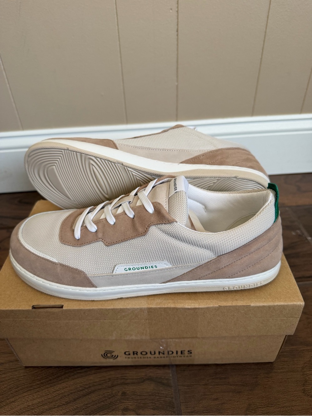 Groundies Women's Leather Sneakers in Light Beige with Green Accent Size EU 42